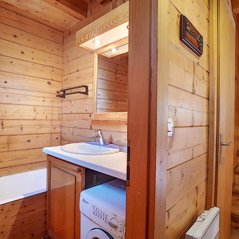 Demi-chalet confortable à La Clusaz - 6 pers, cheminée, wifi, animaux admis - FR-1-818-71 - Apartamento - 7