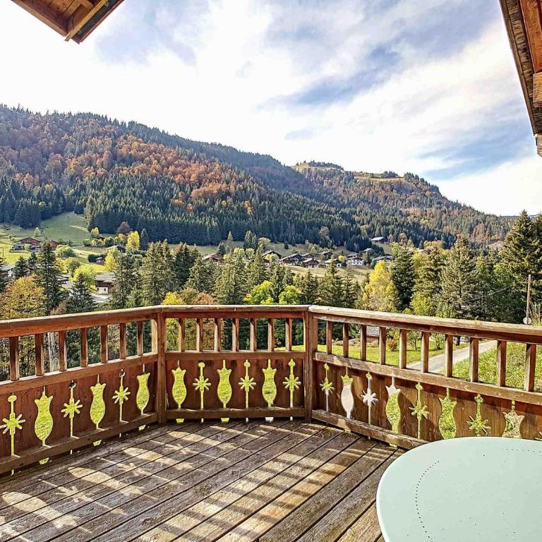 Demi-chalet confortable à La Clusaz - 6 pers, cheminée, wifi, animaux admis - FR-1-818-71 - Apartamento - 12