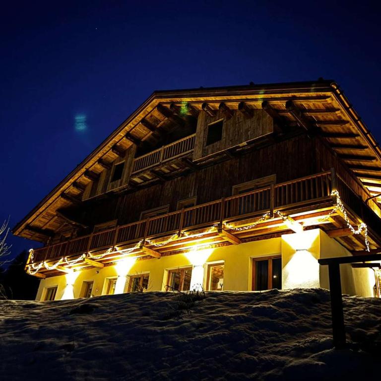 Chalet lumineux à Arêches-Beaufort avec terrasse et cuisine équipée - FR-1-342-332 - Appartement - 2