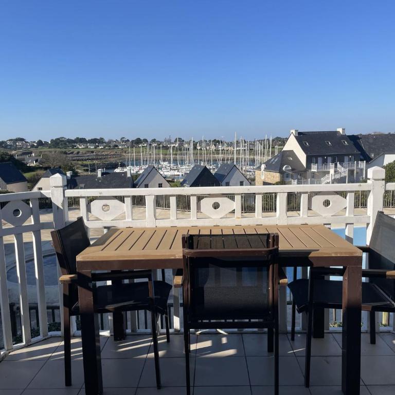 Appartement à Arzon avec piscine, proche plage et voile - FR-1-775-12 - Appartement - 1