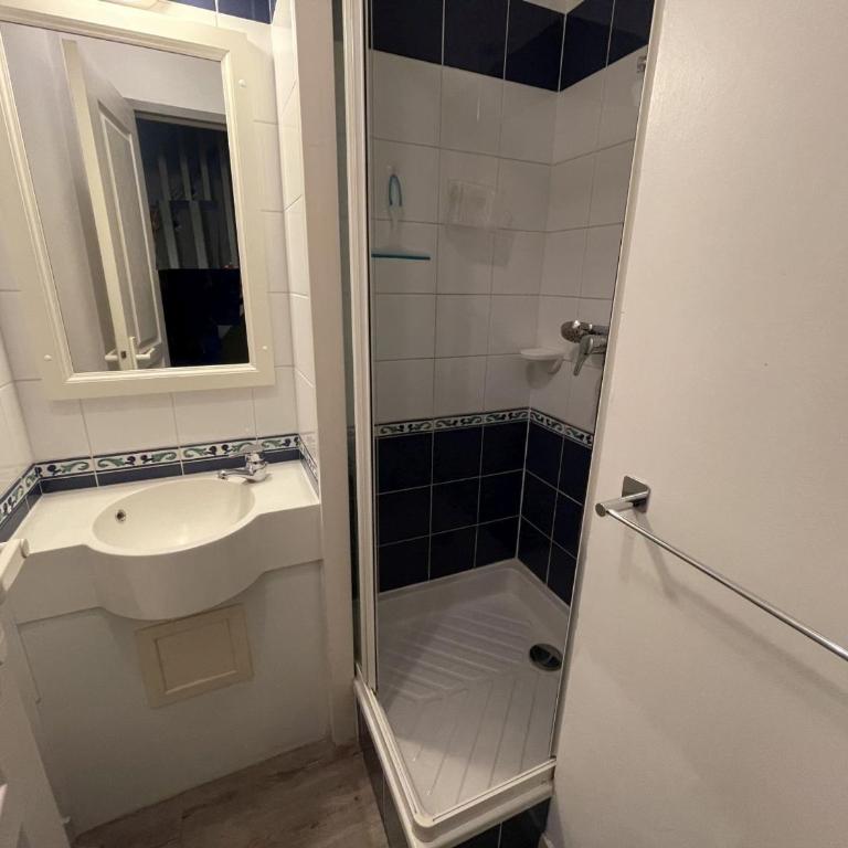 Appartement à Arzon avec piscine, proche plage et voile - FR-1-775-12 - Appartement - 6