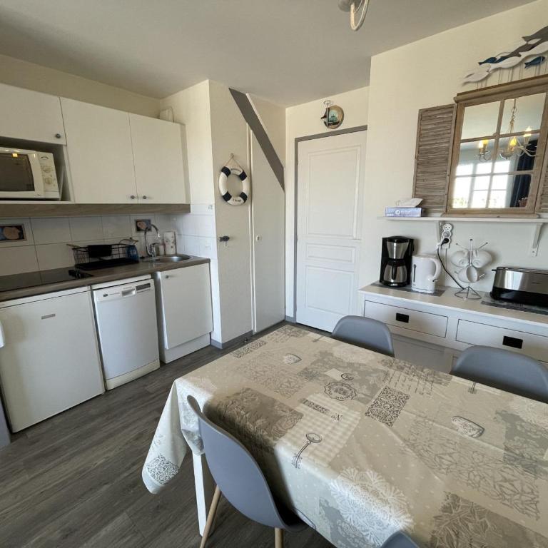 Appartement à Arzon avec piscine, proche plage et voile - FR-1-775-12 - Appartement - 8