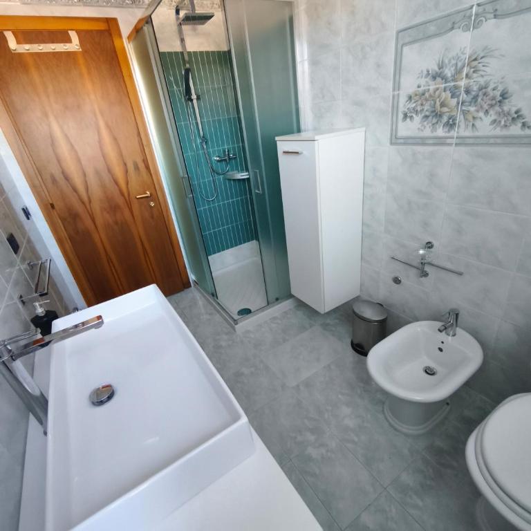 Suite Francy Panorama LAKE VIEW - Appartamento Deluxe con 2 Camere da Letto e Balcone - 32