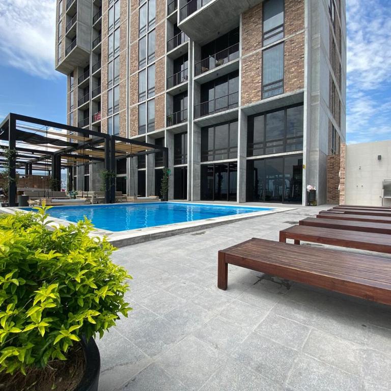 Lux 2 BR apartment, swimming pool, gym and free parking spot in downtown Monterrey - Three-Bedroom Apartment - 49