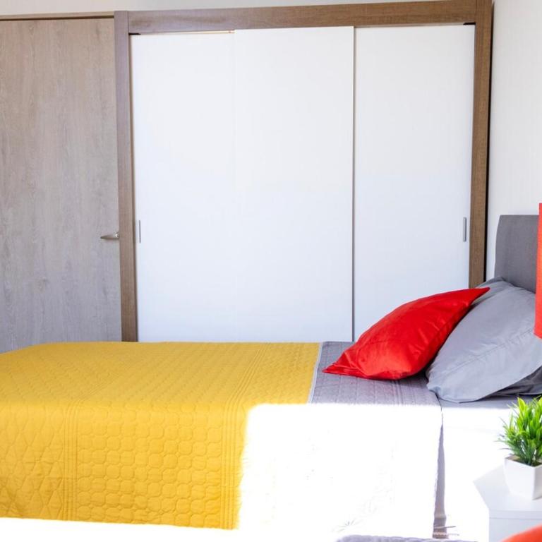 Lux 2 BR apartment, swimming pool, gym and free parking spot in downtown Monterrey - Three-Bedroom Apartment - 24