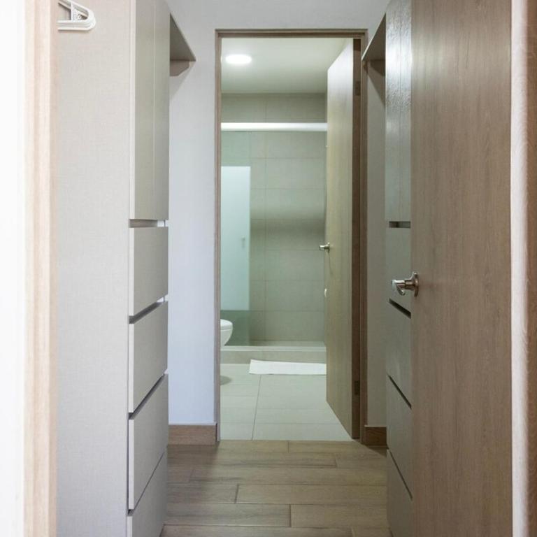 Lux 2 BR apartment, swimming pool, gym and free parking spot in downtown Monterrey - Three-Bedroom Apartment - 33