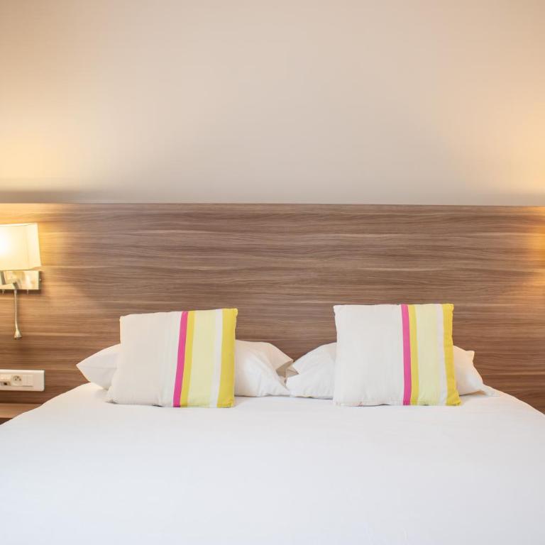 Brit Hotel Dieppe - Chambre Double Supérieure avec Bain à Remous - 4