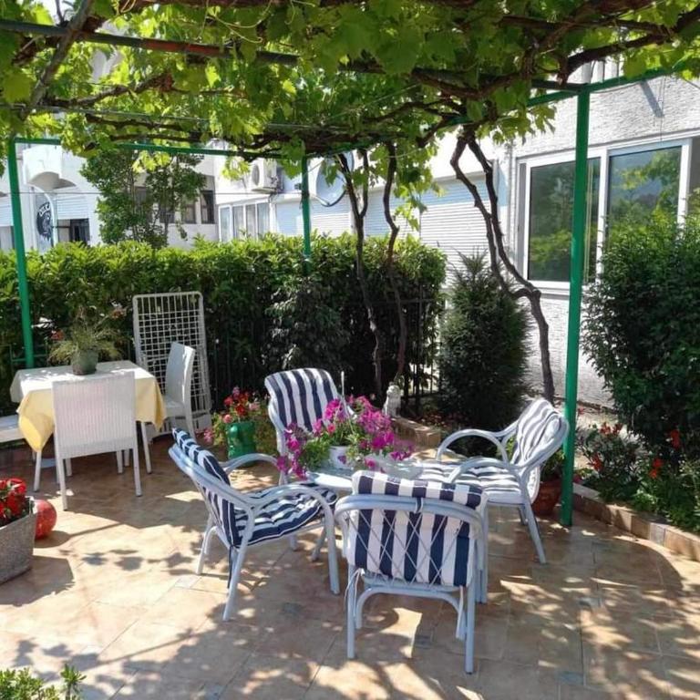 Milovic - Apartman sa 2 Spavaće Sobe - 8