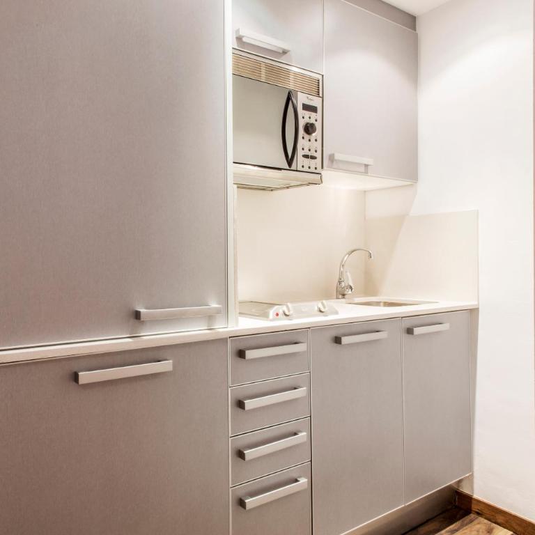Barcelona Apartment Aramunt - Standard Studio with Terrace (2 Adults) - 6