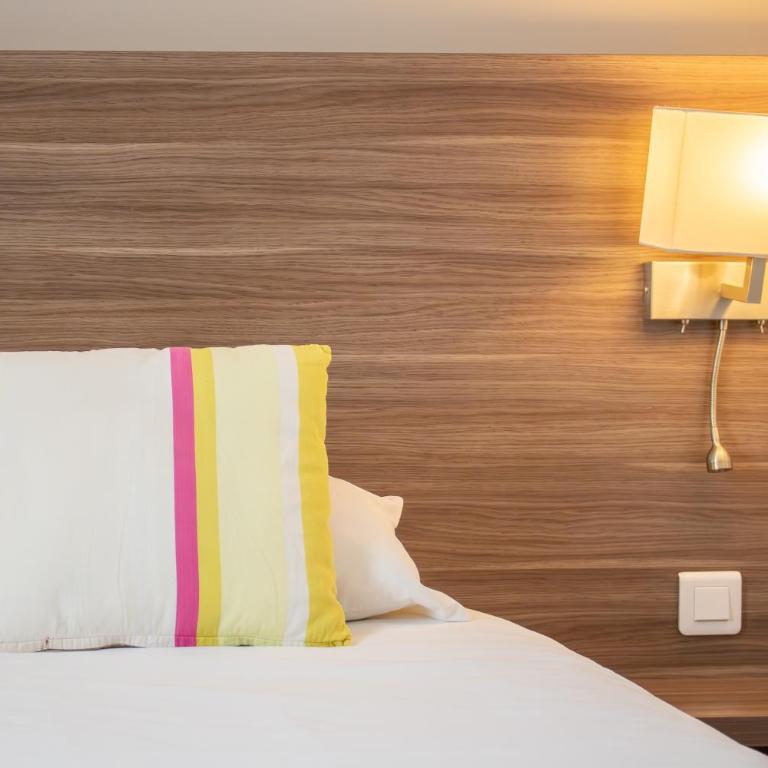 Brit Hotel Dieppe - Chambre Double Supérieure avec Bain à Remous - 12