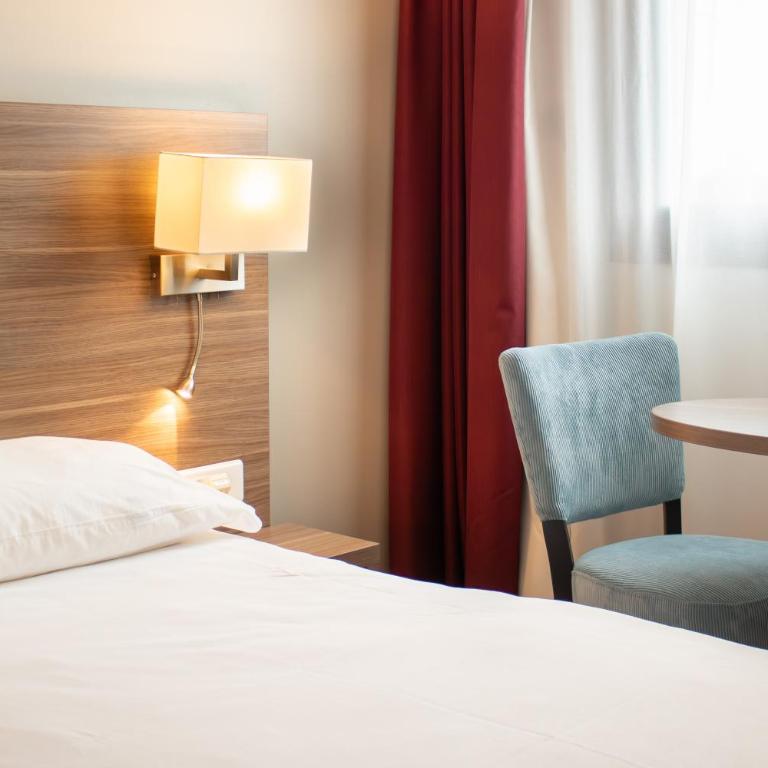 Brit Hotel Dieppe - Chambre Lits Jumeaux - 10