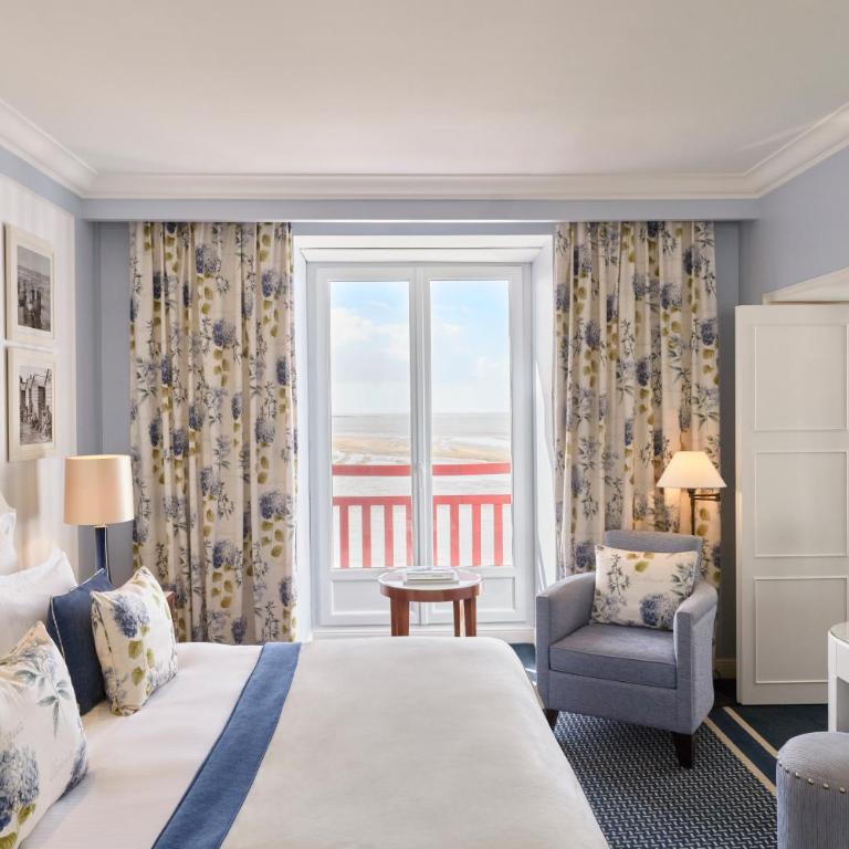Hôtel Barrière L'Hermitage - Suite Prestige - Vue sur Mer - 1