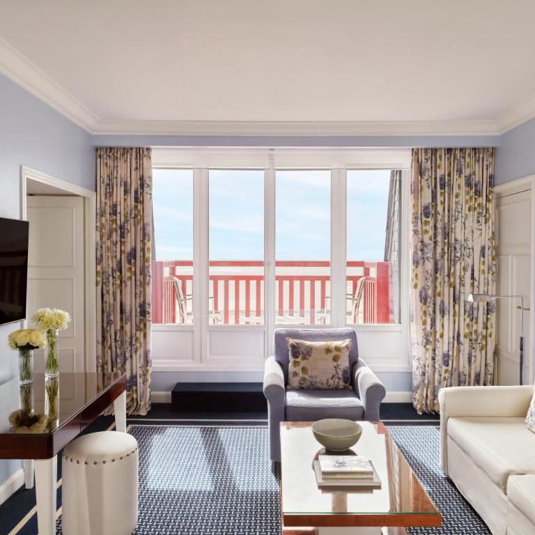 Hôtel Barrière L'Hermitage - Suite Prestige - Vue sur Mer - 3