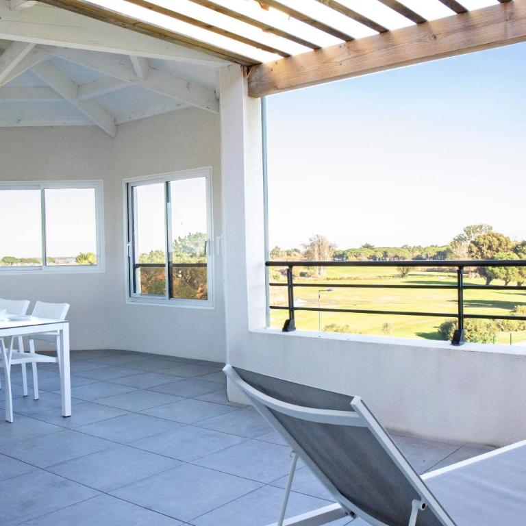 Résidence Pierre & Vacances Premium Horizon Golf - Appartement 1 Chambre avec Terrasse et Loggia (4 Personnes) - Vue sur Golf et Étang - 5
