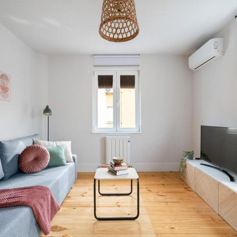 Nice and bright apartment in Puerta del Ángel - Cabello - Two-Bedroom Apartment - 5
