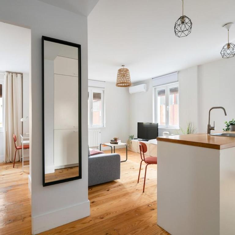 Nice and bright apartment in Puerta del Ángel - Cabello - Two-Bedroom Apartment - 15
