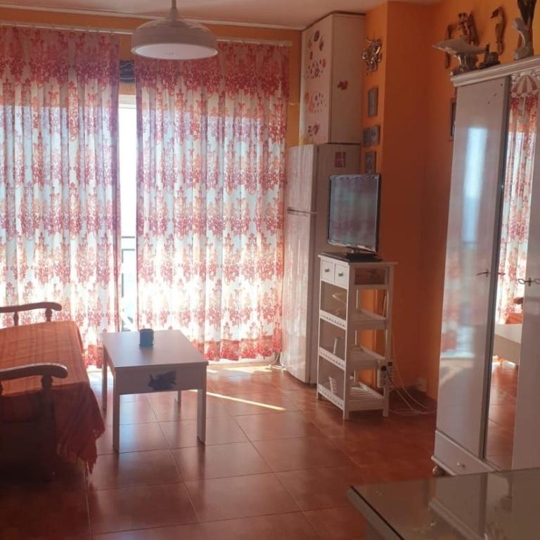 Fuengirola center beachfront Yate - Apartamento de 1 dormitorio - 2