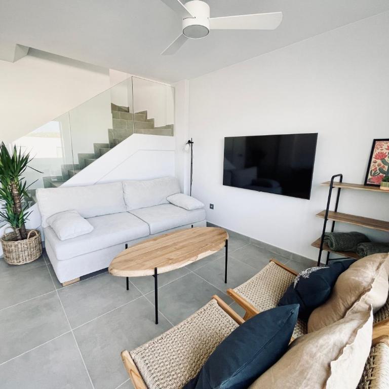 Canary Holiday Home - Casa Vacacional de 3 dormitorios - 1