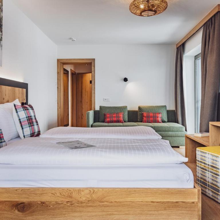 Hotel Bad Neunbrunnen am Waldsee - non Halal - Deluxe Doppelzimmer mit Balkon - 2