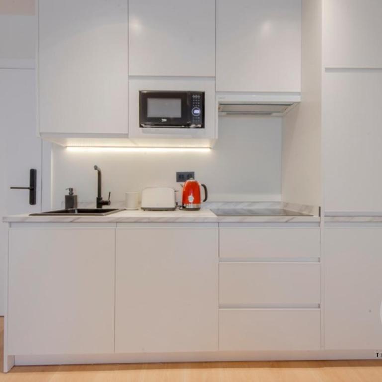 Malasaña con estilo para 4, ven a San Bernardo 20 E3 - One-Bedroom Apartment - 10