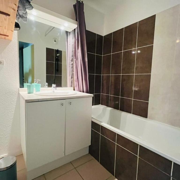 Le Rimini Terrasse Wifi Parking privé - One-Bedroom Apartment with Terrace - 13
