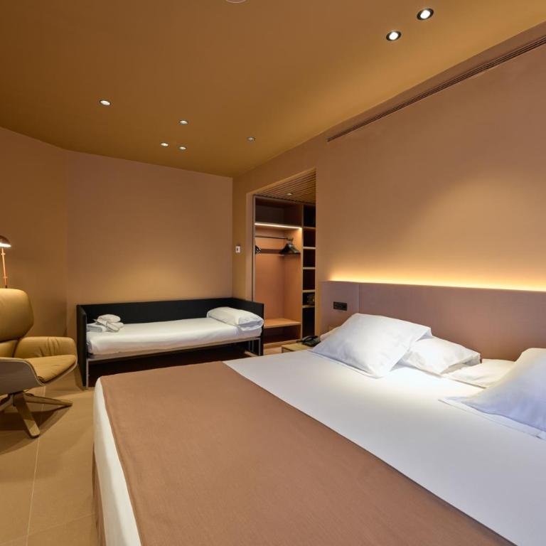 Barcelona Princess - Double Room with Balcony - 6