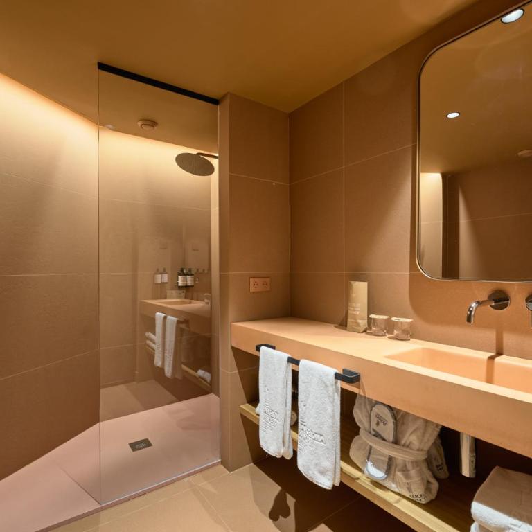 Barcelona Princess - Double Room with Balcony - 1