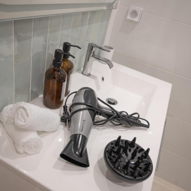 Lou Cabanot - Appartement lumineux 3 chambres - Parking Gratuit - Three-Bedroom Apartment - 15