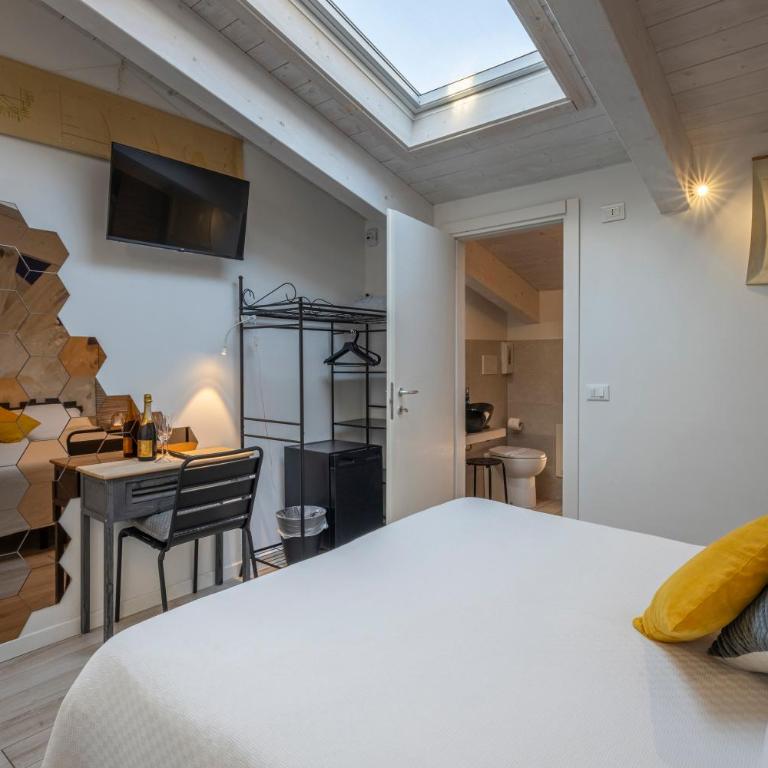 Acquamarina b&b - Camera Matrimoniale/Doppia con Letti Singoli con Bagno Privato - 12