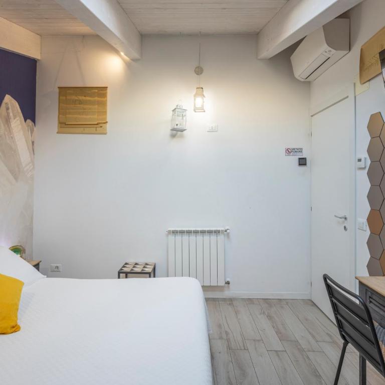 Acquamarina b&b - Camera Matrimoniale/Doppia con Letti Singoli con Bagno Privato - 10