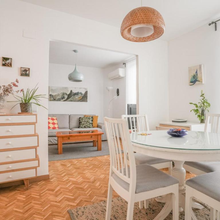 Bright cozy 2BD - OPERA area - Two-Bedroom Apartment - 3