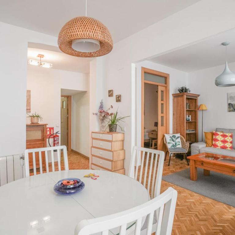Bright cozy 2BD - OPERA area - Two-Bedroom Apartment - 5