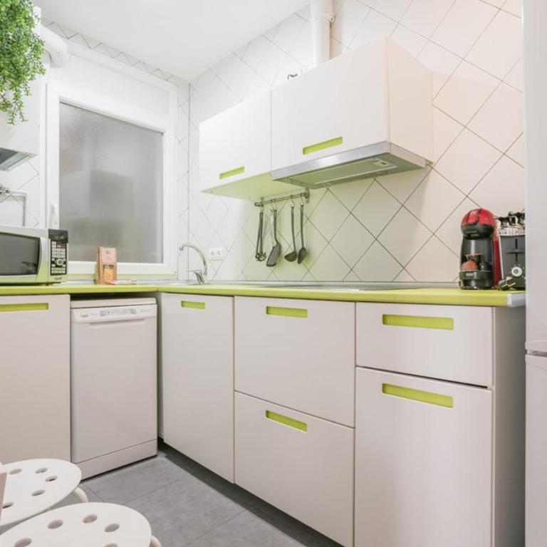 Bright cozy 2BD - OPERA area - Two-Bedroom Apartment - 11