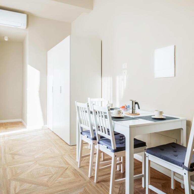 B&B Le Stanze del Duomo - Appartamento Premium con 3 Camere da Letto e Balcone - 2