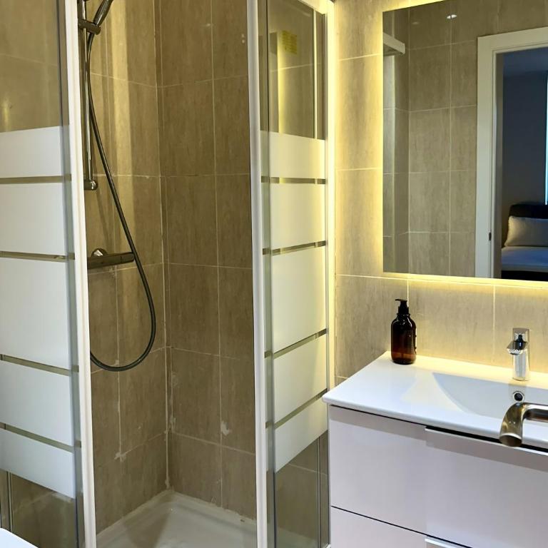 Apartamentos Noviembre - Deluxe One-Bedroom Apartment - 16