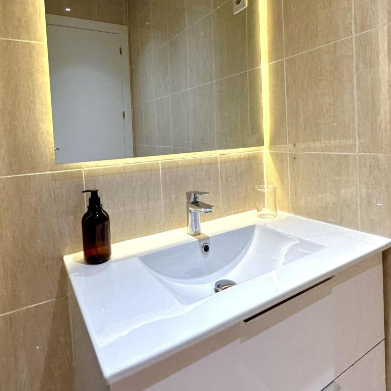 Apartamentos Noviembre - Deluxe One-Bedroom Apartment - 17