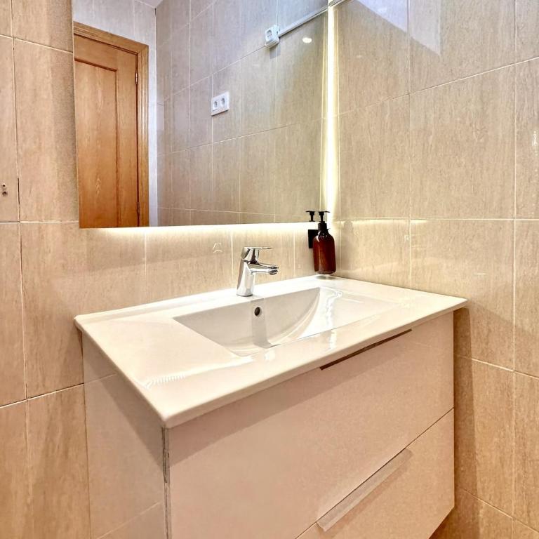 Apartamentos Noviembre - One-bedroom Loft Apartment - 10