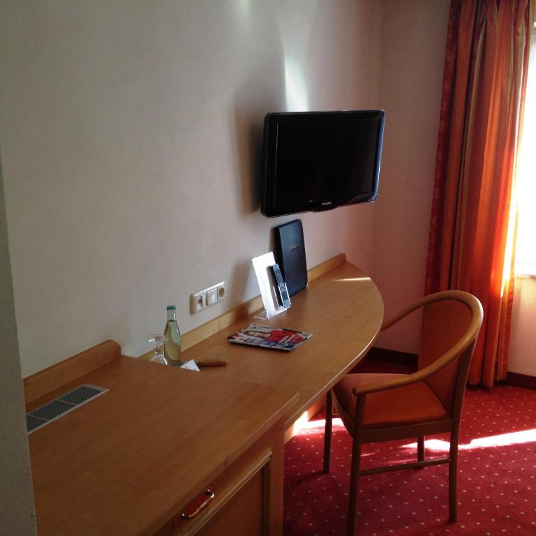 Kur- und Ferienhotel Haser - Einzelzimmer mit Balkon - 2
