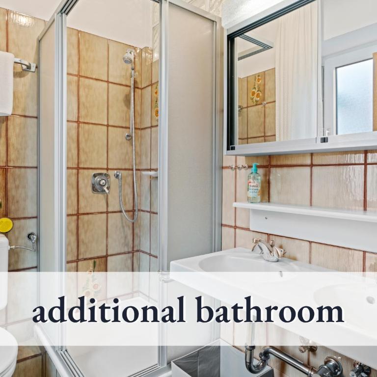 Hallo!-Apartments - Ideal für Geschäftsreisende, Monteure und Feriengäste - Comfort Suite with 2 rooms - Nr. 4 - 4
