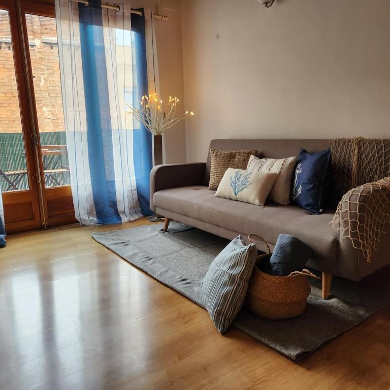 Flat with 2 rooms and private terrace min 32 days - Two-Bedroom Apartment - 9
