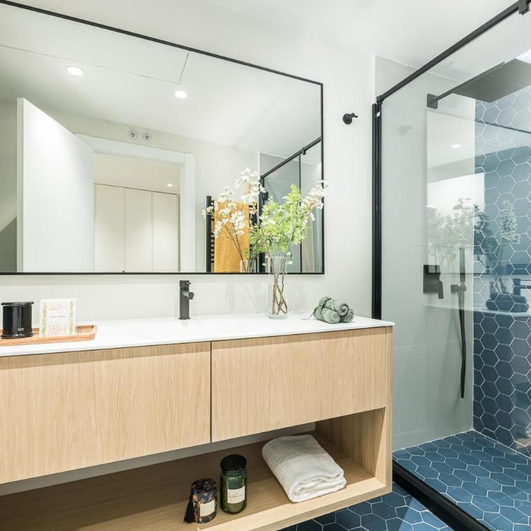 Homeclub Apartamento de Diseño en Madrid Centro - Three-Bedroom Apartment - 12