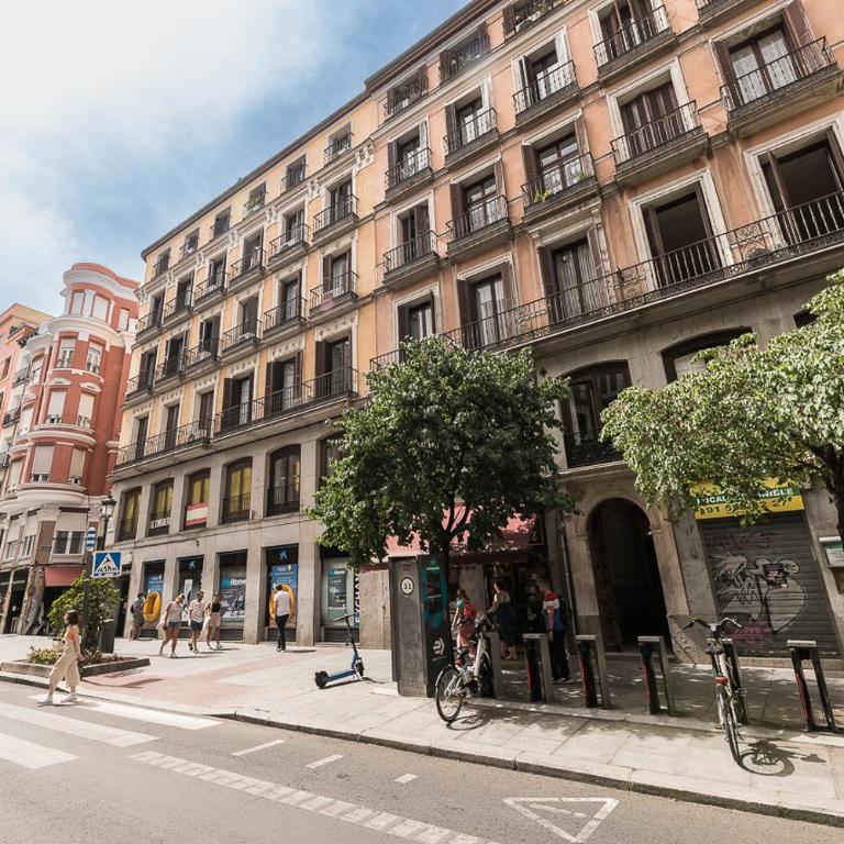 Homeclub Apartamento de Diseño en Madrid Centro - Three-Bedroom Apartment - 20
