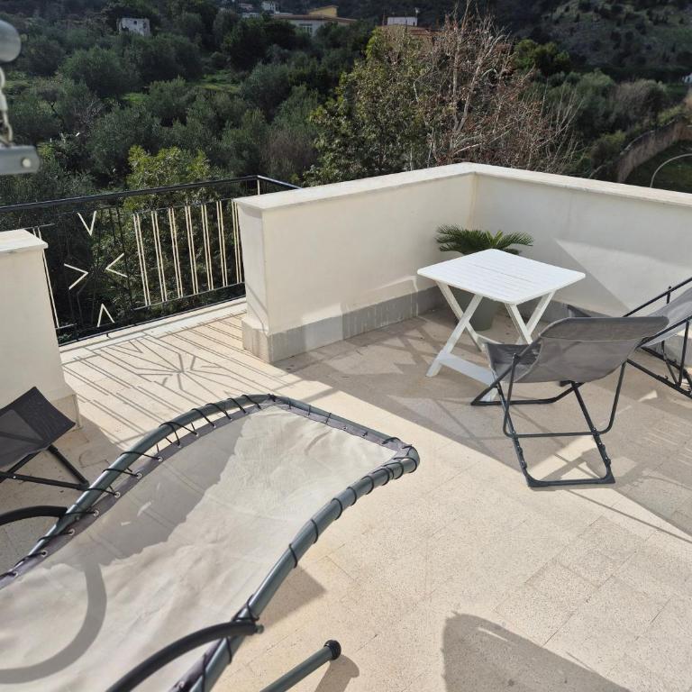 Panoramica Via Villa - Studio mit Terrasse - 5