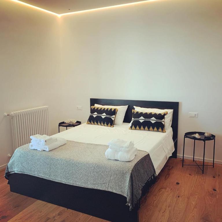 Mondello Addaura Addisio Suite - Deluxe Double Room with Balcony and Sea View - 9