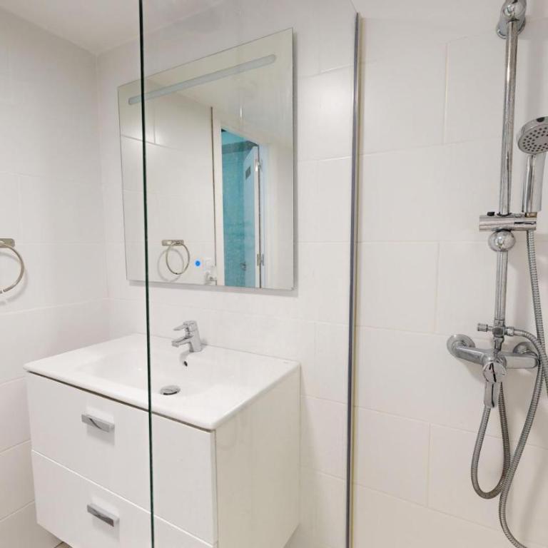 Studio Vue canal Piscine Terrasse - One-Bedroom Apartment - 14