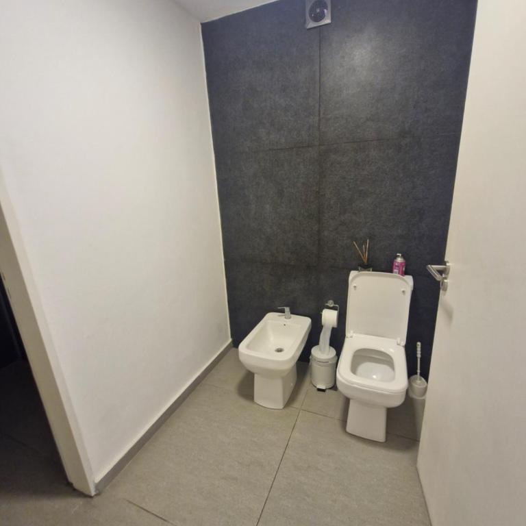 Hermosa Casa en Villa del Lago Carlos Paz Vista al lago, zona exclusiva y residencial - Casa con 1 dormitorio - 13