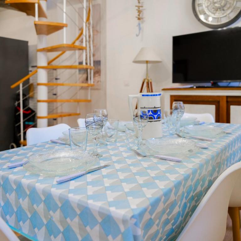 Appartement situé au cœur des belles ruelles sablaises - 5 pers - Apartment - 14