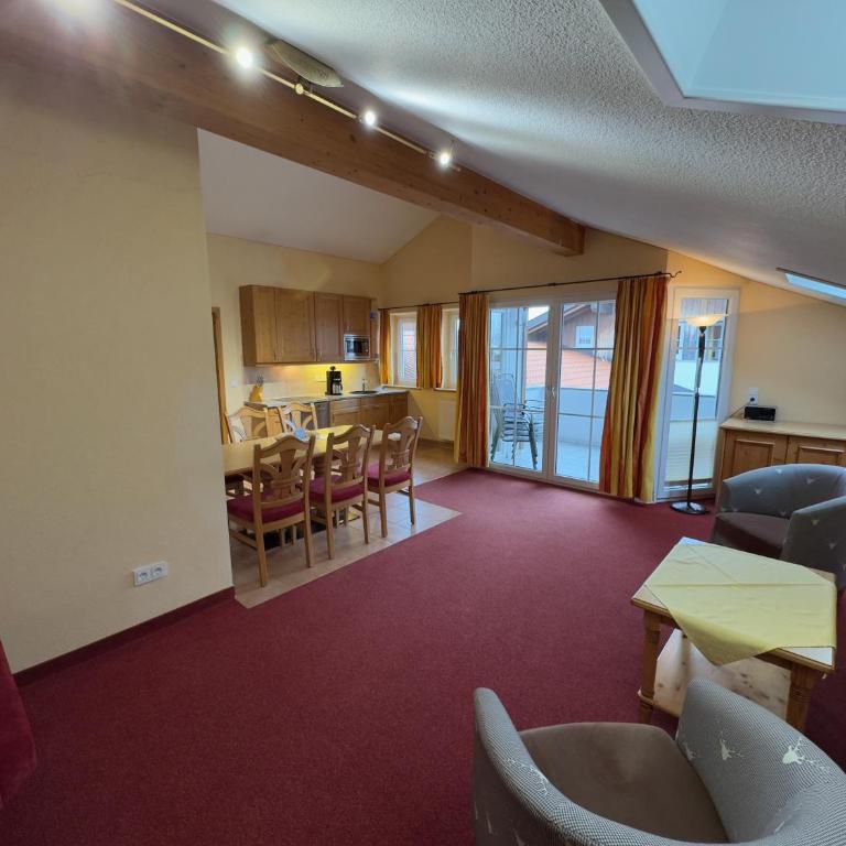 Ferienwohnungen am Kurpark - Apartment mit Balkon - 1