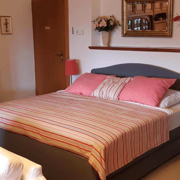 Villa Tadina Ferienwohnungen Mariazell - Appartement - Vue sur Piscine - 10