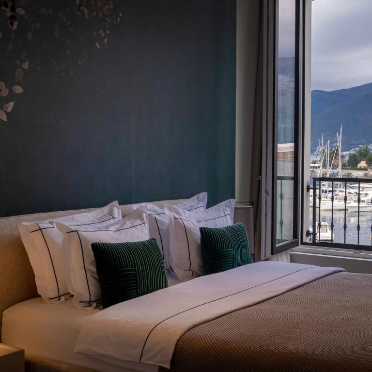 Boutique Hotel Porto Palace - Superior Suite with Sea View - 6
